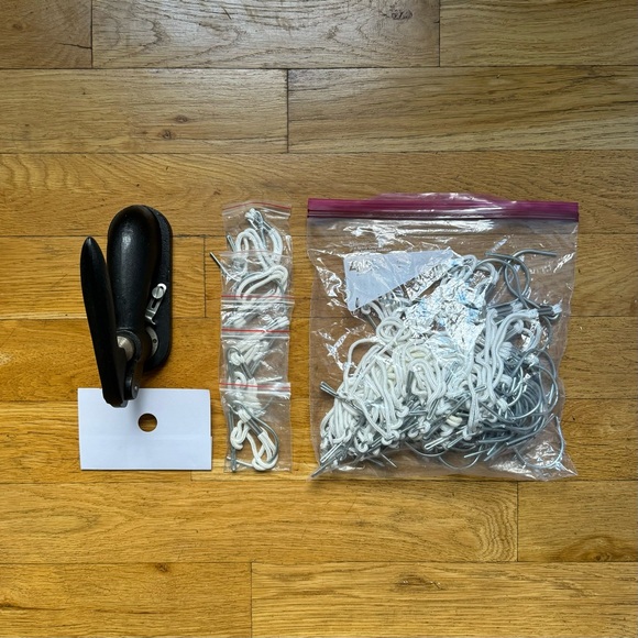 29 x white patternmaking pattern hooks w/ white cords (O/S) - Picture 11 of 12